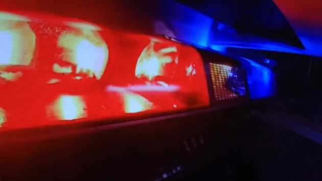 2 Milwaukee police officers shot, suspect arrested