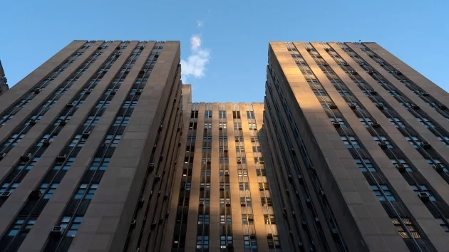 2 court security officers stabbed at criminal courthouse in Manhattan: Sources