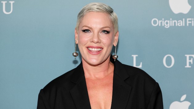 Pink receives Humanitarian Award for work fighting hunger