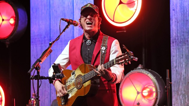 How Stephen King’s haunting Stephen Wilson Jr.’s CMA performances