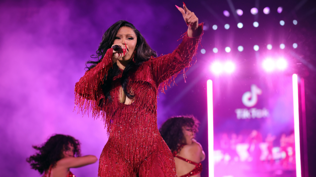 Cardi B pays homage to Arabian culture