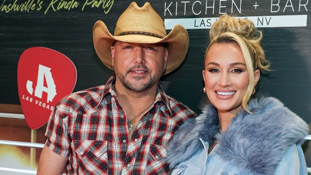 Jason Aldean’s family grows by one puppy — and one pig