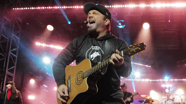 ‘Shout it Out Loud’: Garth Brooks sings for KISS on ‘Kennedy Center Honors’