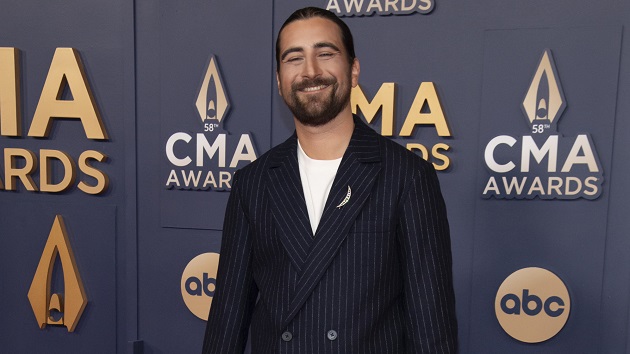 Noah Kahan’s new album is ‘done,’ he says it’s ‘frustrating’ he can’t tell fans why they have to wait