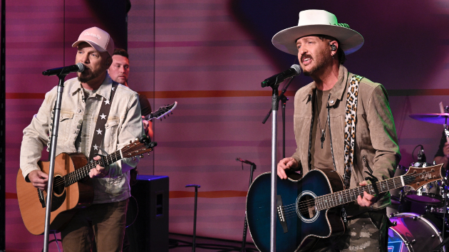 LOCASH switches a collection of Nashville names to Island Time for Mexican music festival