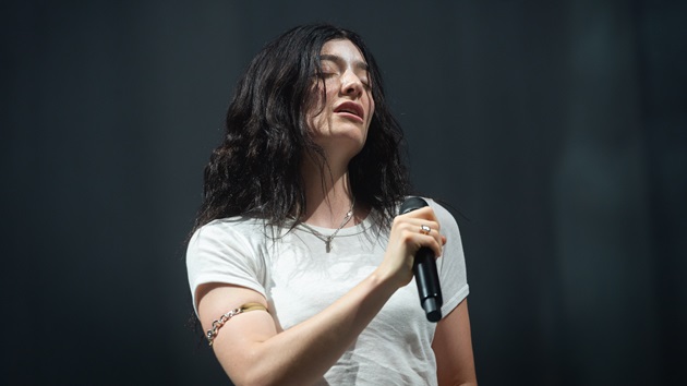 Lorde’s contract with Universal ends