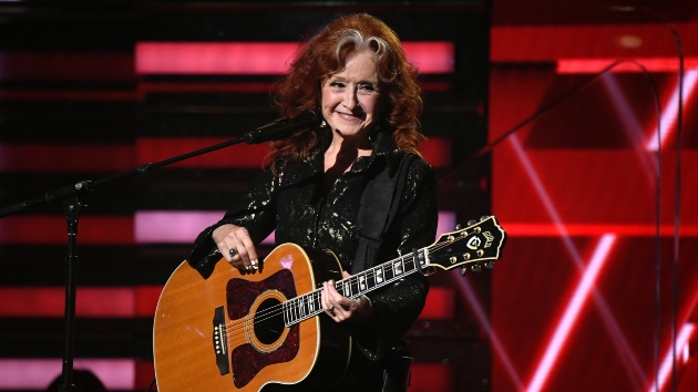 Bonnie Raitt headed to California for new fall tour