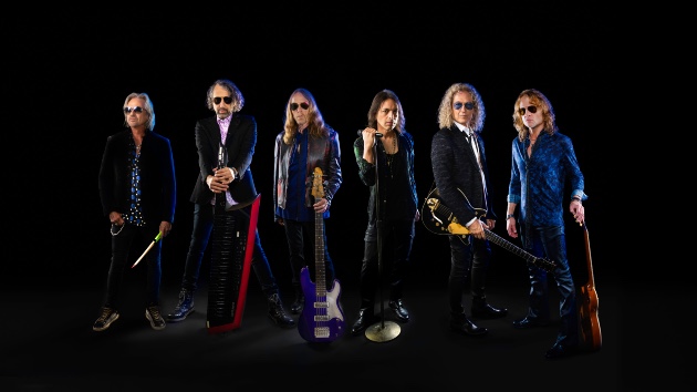 Foreigner releasing live performance of ‘Urgent’ featuring singer Luis Maldonado