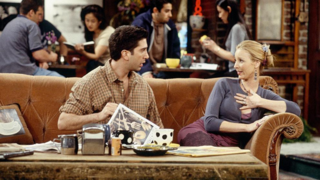 Lisa Kudrow talks being seen as ‘sixth friend’ on ‘Friends’