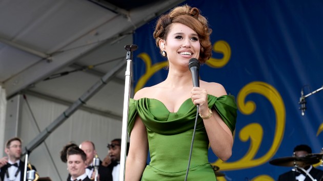 RAYE brings newly engaged couple onstage for ‘Where Is My Husband!’