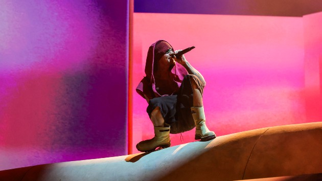 Justin Bieber welcomes Billie Eilish, SZA, Big Sean and more to Coachella set