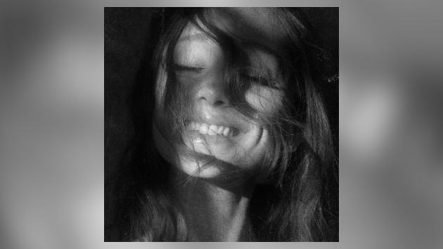 Ariana Grande announces new album, ‘petal’