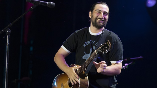 Noah Kahan announces international ﻿’The Great Divide’ ﻿tour dates