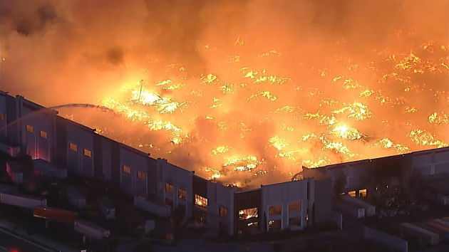 Man facing federal charges for allegedly setting massive fire that destroyed warehouse: DOJ