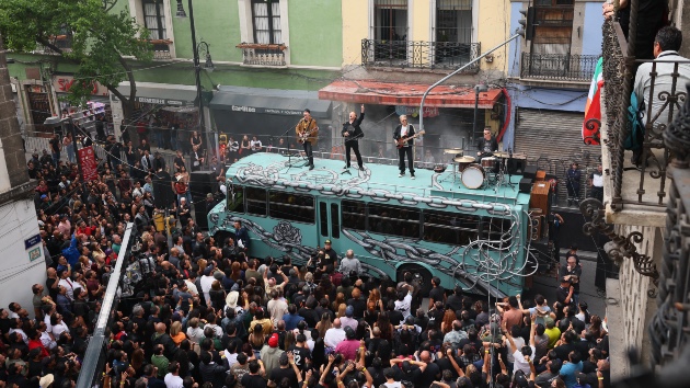 U2 takes over Mexico City street to film new music video