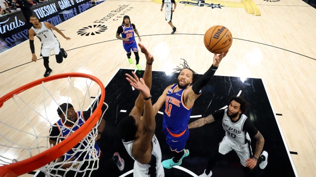 Knicks beat Spurs to win 1st NBA championship in more than 50 years