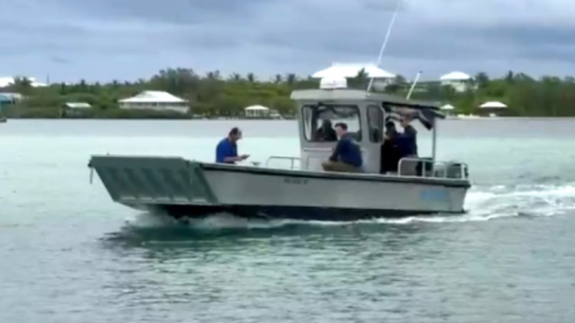 Coast Guard dive team searches for Lynette Hooker in Bahamas