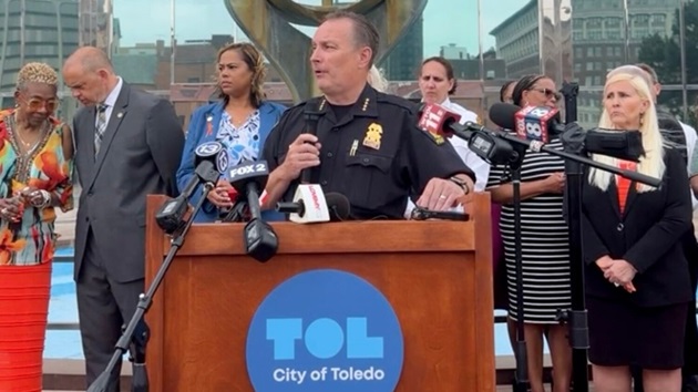 Police searching for 2 suspects in Ohio festival shooting