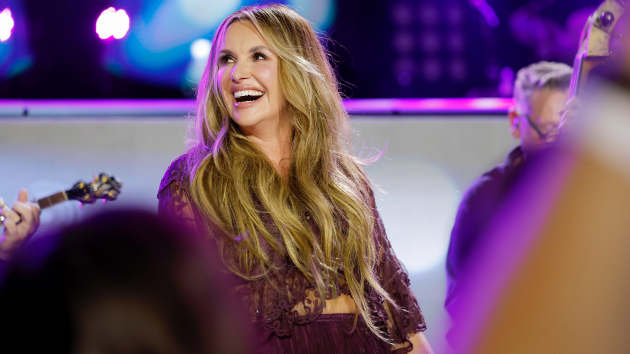 If I Don’t Leave I’m Gonna Stay? Carly Pearce changes record labels