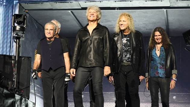 Bon Jovi performs two classic ballads for the first time since 2019