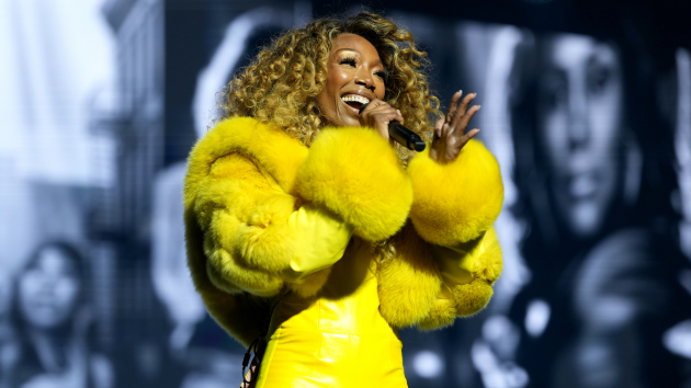 Brandy honored with ‘Essence’ Legend Award, key to Mississippi hometown