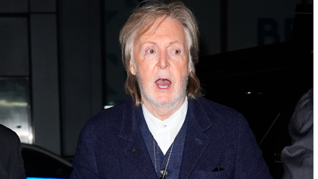 Beatles Magical Mystery Tour bus has chance encounter with Paul McCartney