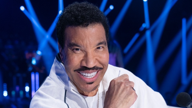 Lionel Richie thanks fans following onstage health scare