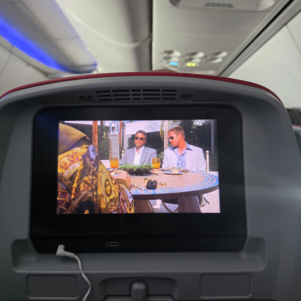 Can you get in trouble on a plane for doing what Jodi did?  – WEEKEND SHOW PODCAST9/25