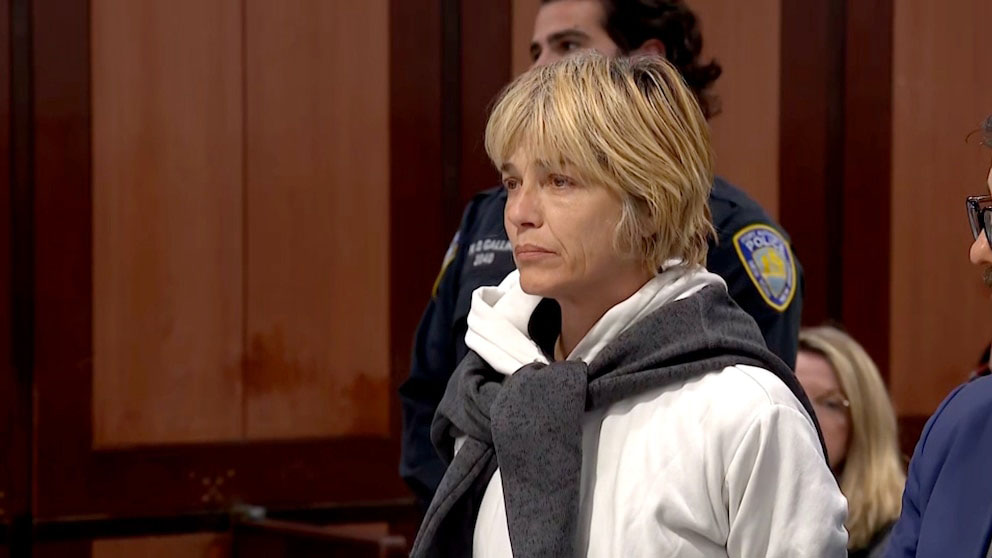 Selma Blair released on bond following alleged altercation aboard Delta flight, bail set at $20K
