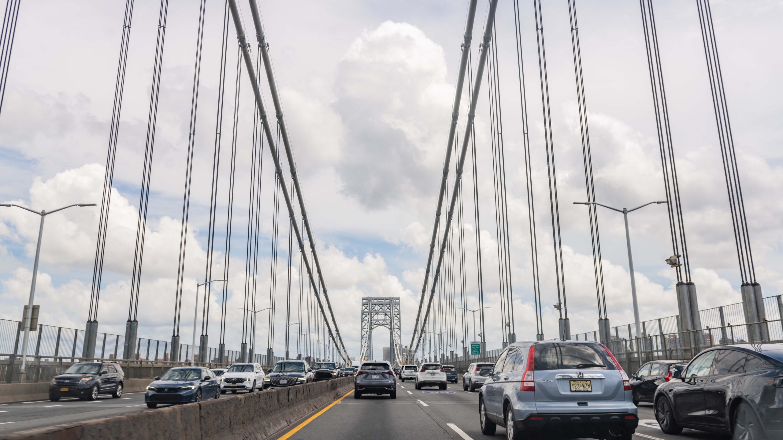 Police searching for gunman in possible road-rage killing on George Washington Bridge